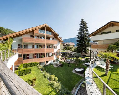 Boutique Hotel nahe Meran: willkommen im Zum Rosenbaum! Boutique Hotel nahe Meran: willkommen im Zum Rosenbaum!