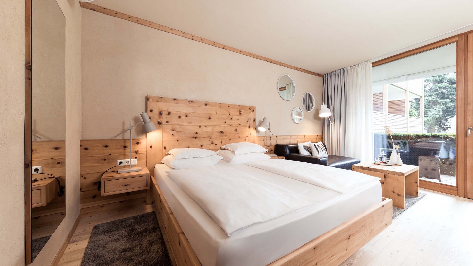 Boutique Hotel nahe Meran: willkommen im Zum Rosenbaum! Boutique Hotel nahe Meran: willkommen im Zum Rosenbaum!